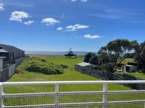Fabulous Ocean and Reserve Views - Papamoa Beach